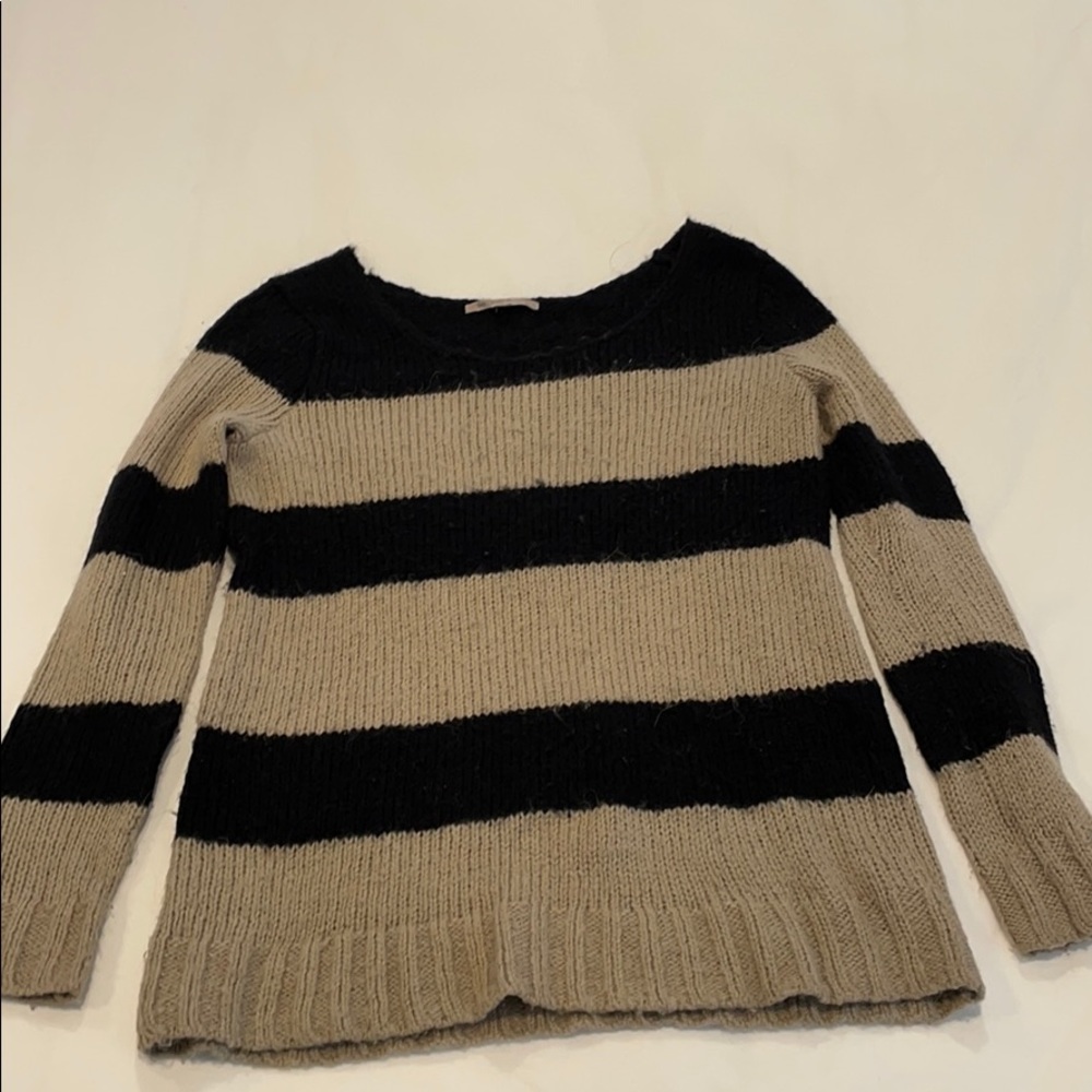 Gap sweater